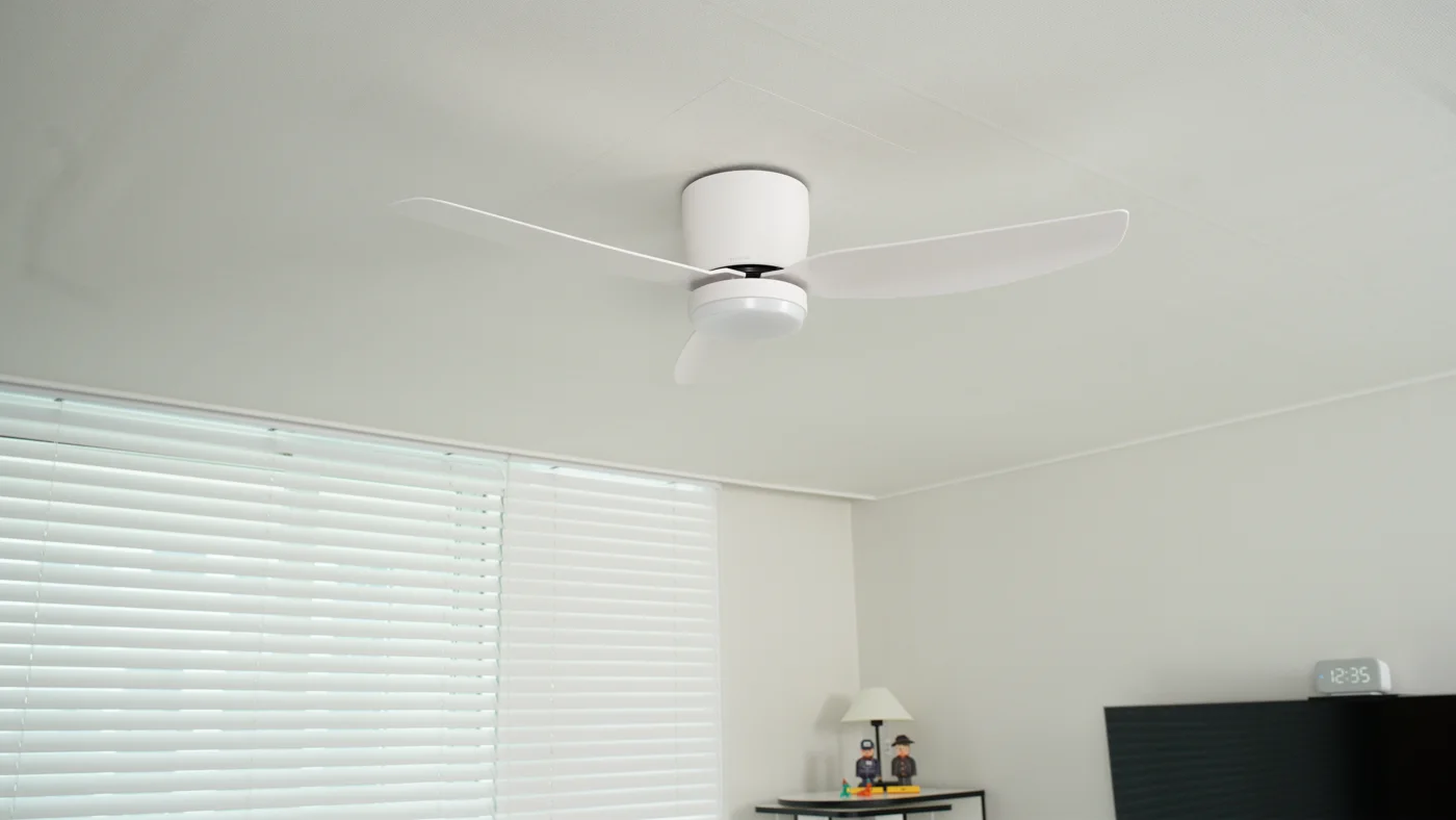 IN THE AIR ceiling fan installed in a Korean living room